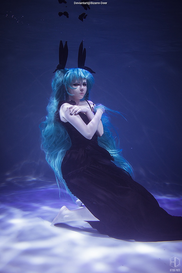 Vocaloid - Hatsune Miku (Deep Sea Girl) Cosplay character costume portrait