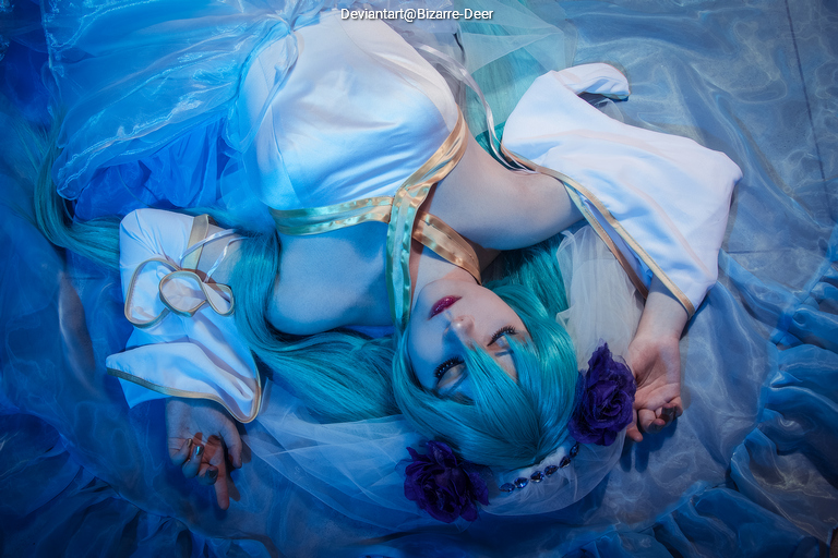 Vocaloid - Hatsune Miku (Demons Wedding) (Bride) Cosplay character recreation portrait