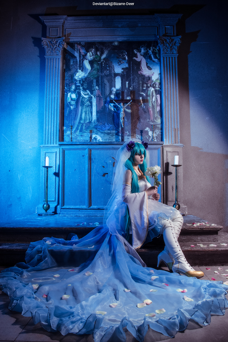 Vocaloid - Hatsune Miku (Demons Wedding) (Bride) Cosplay character costume portrait