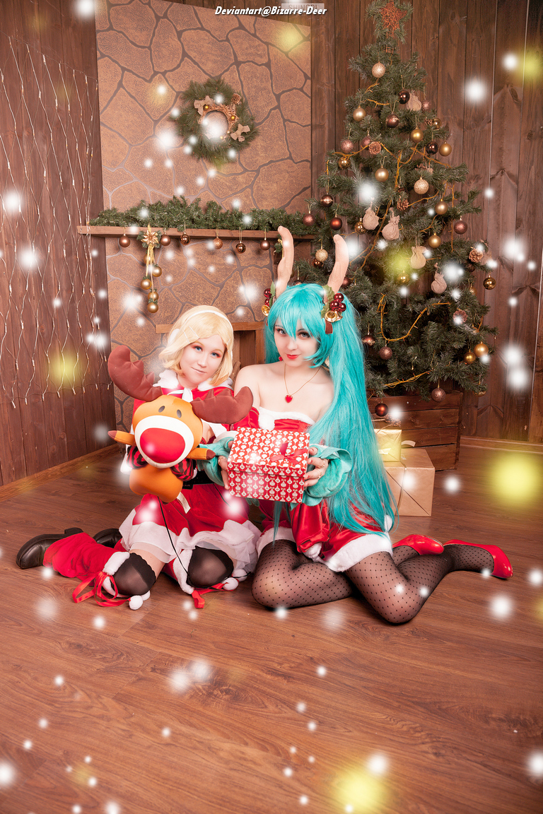 Vocaloid - Hatsune Miku & Kagamine Rin (Christmas) Cosplay character portrait photography