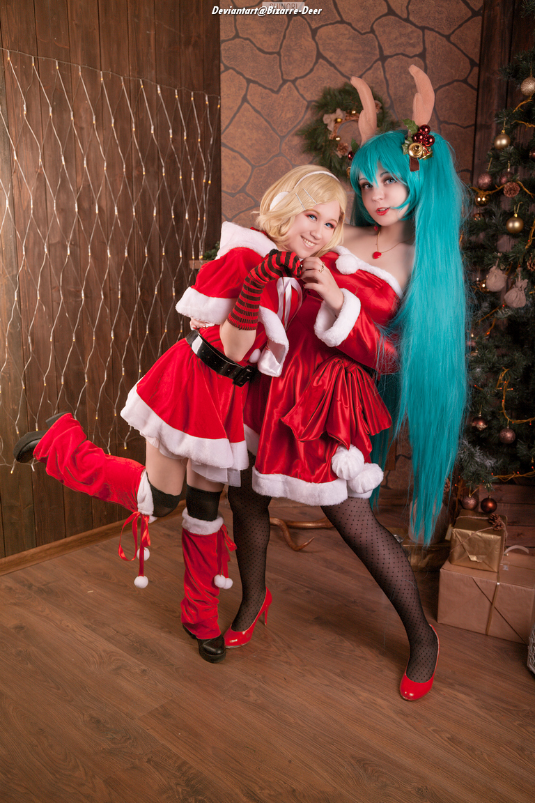 Vocaloid - Hatsune Miku & Kagamine Rin (Christmas) Cosplay character costume portrait