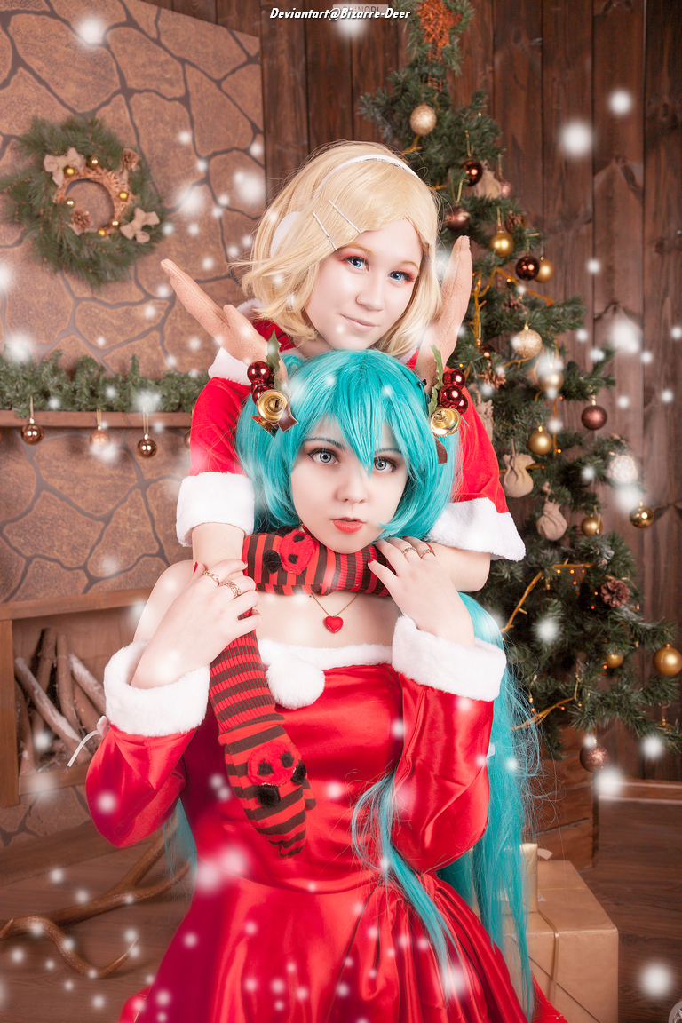 Vocaloid - Hatsune Miku & Kagamine Rin (Christmas) Cosplay anime character costume photo
