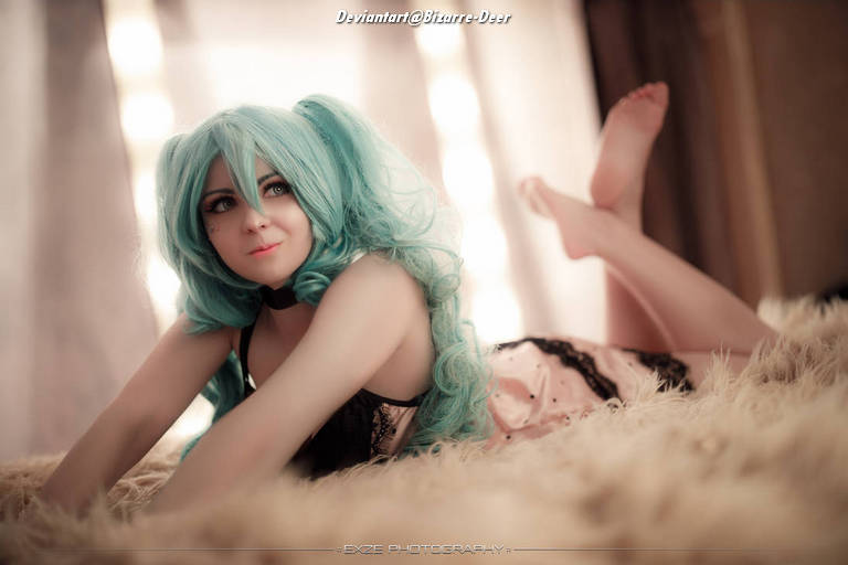 Vocaloid - Hatsune Miku (Romeo and Cinderella) (Lingerie) Cosplay full body portrait