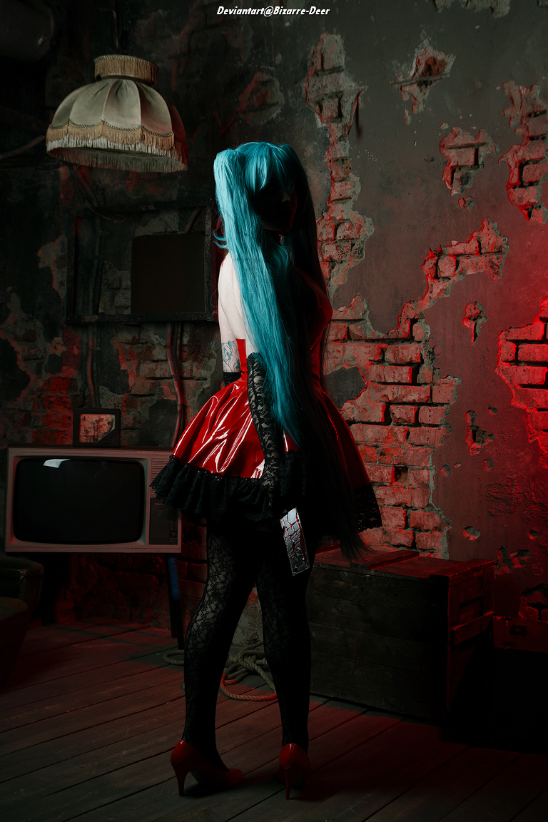 Vocaloid - Hatsune Miku (Rotten Girl Grotesque Romance) Cosplay full body character photo