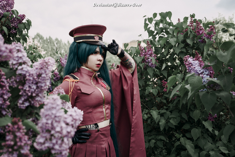Vocaloid - Hatsune Miku (Senbonzakura) Cosplay costume showcase portrait