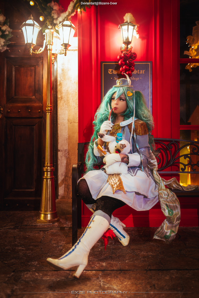 Vocaloid - Hatsune Miku (Snow) Cosplay full body character photo