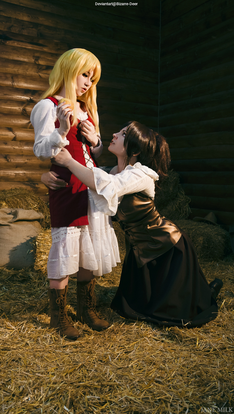 Attack on Titan (SashaKuri) (Shipping) - Sasha and Krista (Sasha Braus &amp; Historia Reiss (Christa Lenz)) Cosplay - full length photo