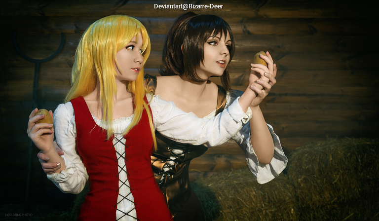 Attack on Titan (SashaKuri) (Shipping) - Sasha and Krista (Sasha Braus &amp; Historia Reiss (Christa Lenz)) Cosplay - full body port.