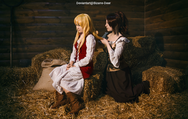 Attack on Titan (SashaKuri) (Shipping) - Sasha and Krista (Sasha Braus &amp; Historia Reiss (Christa Lenz)) Cosplay - costume portrait