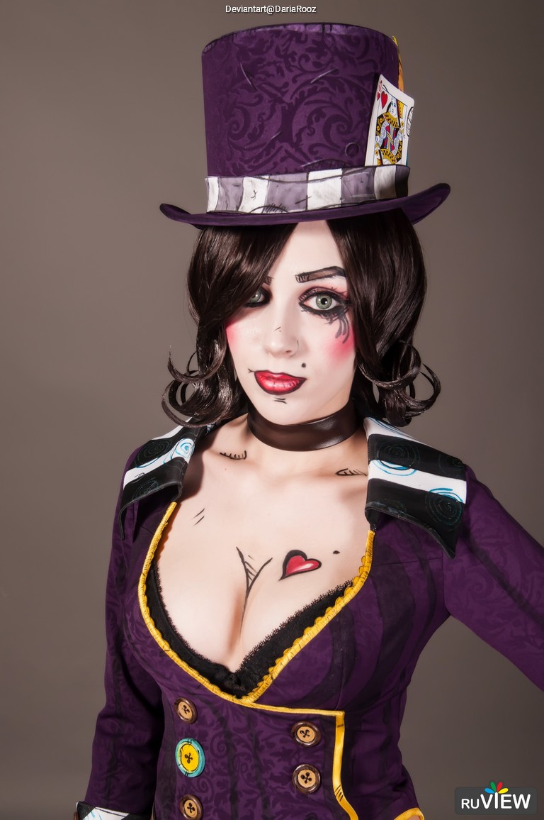 Borderlands 2 - Mad Moxxi Cosplay full body portrait