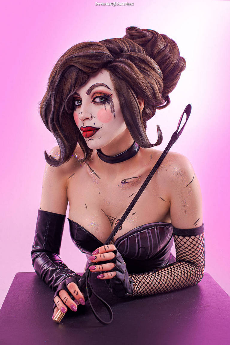 Borderlands 3 - Mad Moxxi (Lingerie) Cosplay character costume portrait