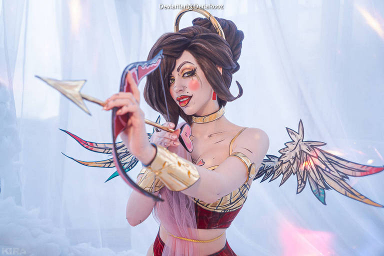 Borderlands 3 - Mad Moxxi (Lingerie) Cosplay full length photo