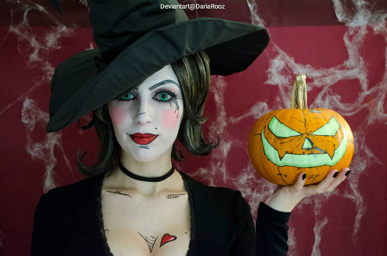 Borderlands 3 - Mad Moxxi (Halloween) Cosplay costume showcase portrait