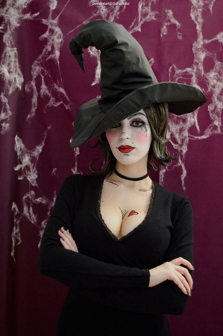 Borderlands 3 - Mad Moxxi (Halloween) Cosplay full body portrait