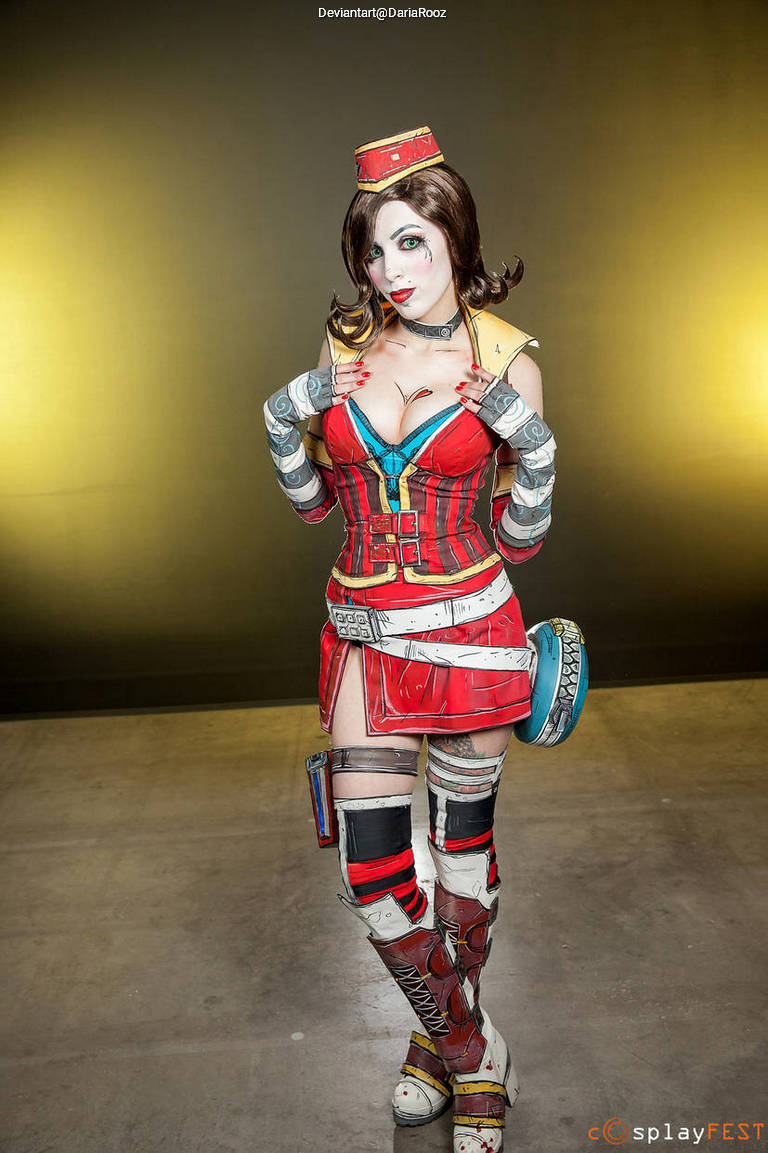 Borderlands - The Pre-Sequel - Mad Moxxi Cosplay costume showcase portrait