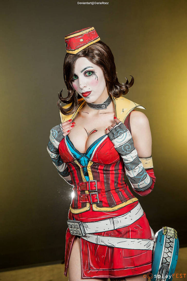 Borderlands - The Pre-Sequel - Mad Moxxi Cosplay full body portrait