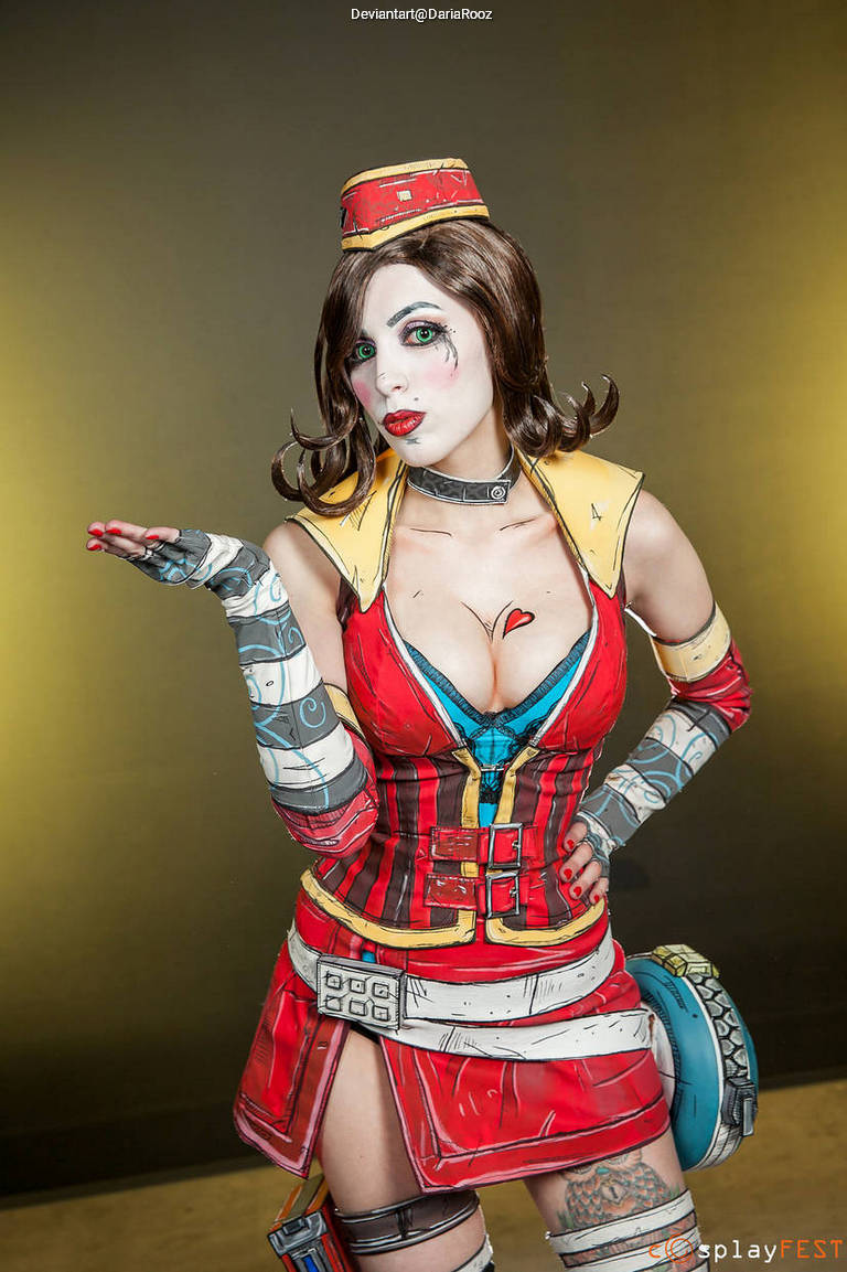 Borderlands - The Pre-Sequel - Mad Moxxi Cosplay full body character photo