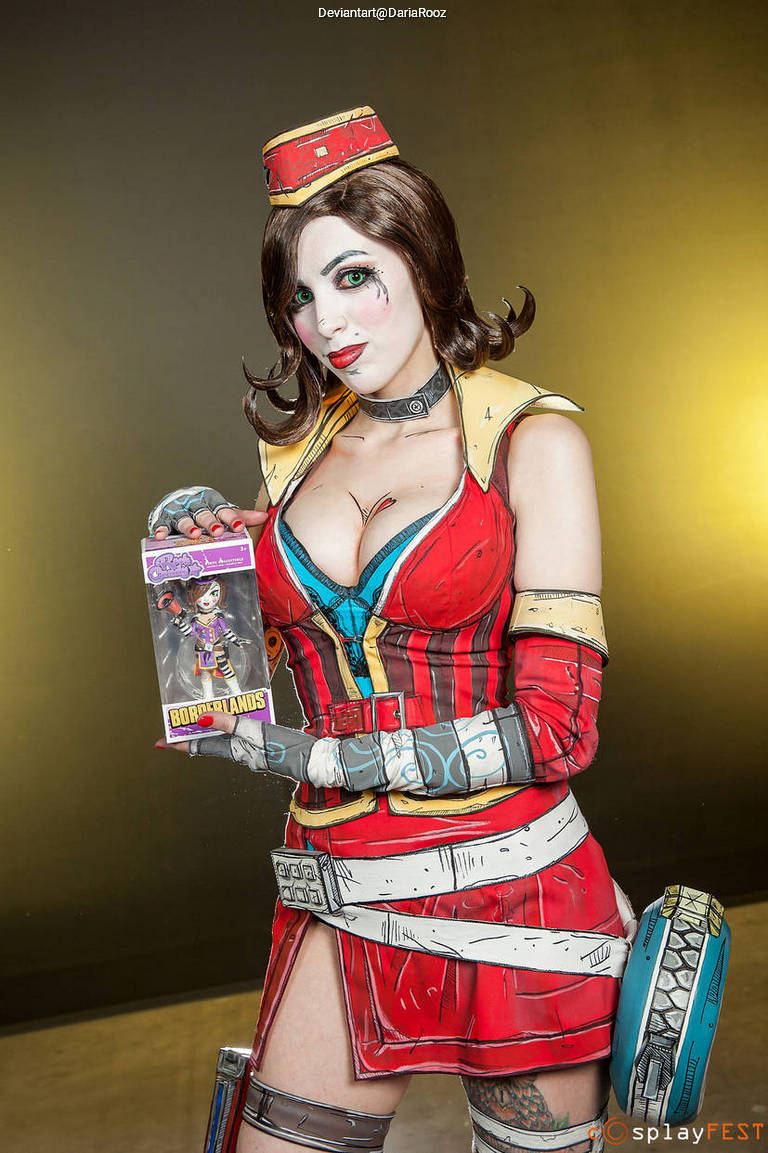 Borderlands - The Pre-Sequel - Mad Moxxi Cosplay character costume portrait