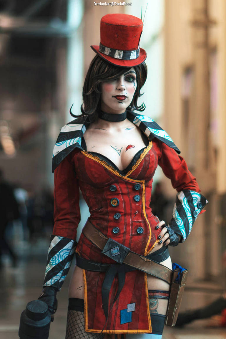 Borderlands - The Pre-Sequel - Mad Moxxi (Heart Breaker) Cosplay character recreation portrait