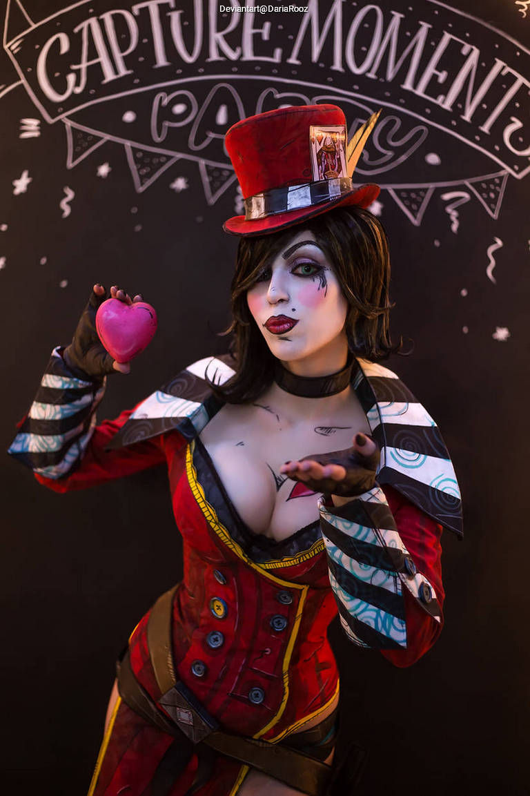Borderlands - The Pre-Sequel - Mad Moxxi (Heart Breaker) Cosplay full body portrait photography