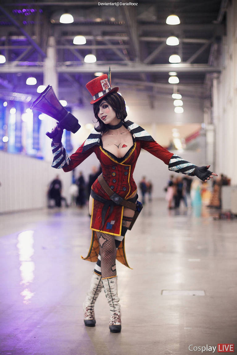 Borderlands - The Pre-Sequel - Mad Moxxi (Heart Breaker) Cosplay full body portrait
