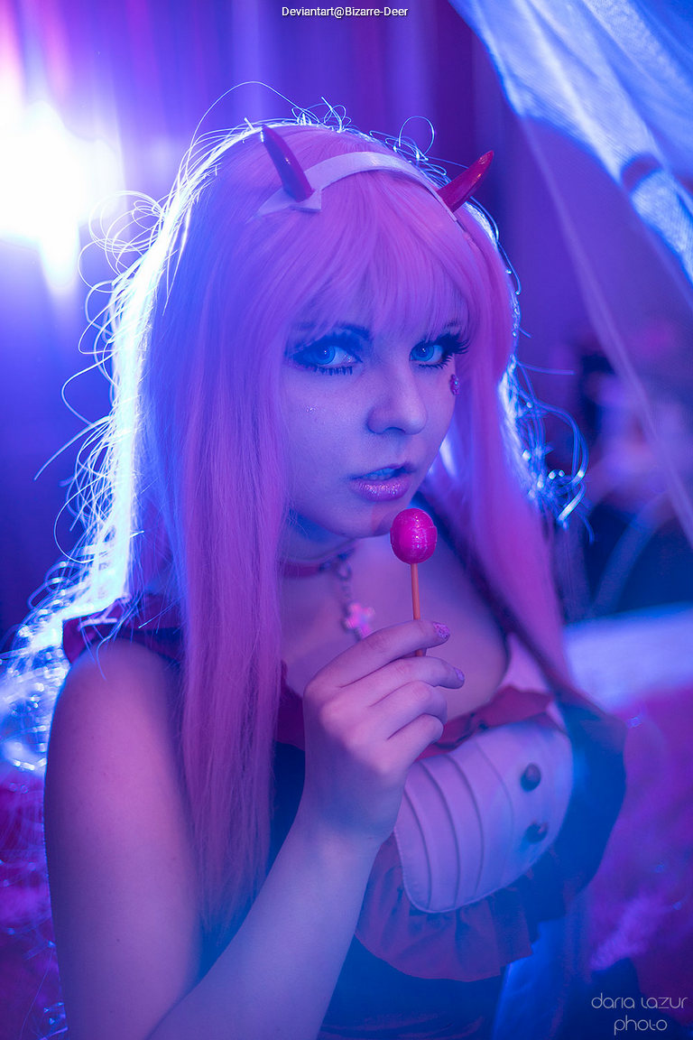 DARLING in the FRANXX - Zero Two (Partner Killer) Cosplay full length photo