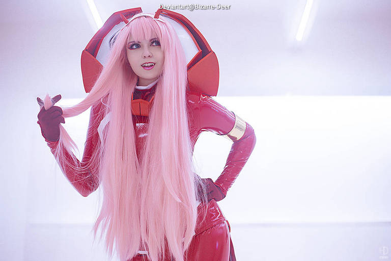 DARLING in the FRANXX - Zero Two (Partner Killer) (Plugsuit) Cosplay costume showcase portrait