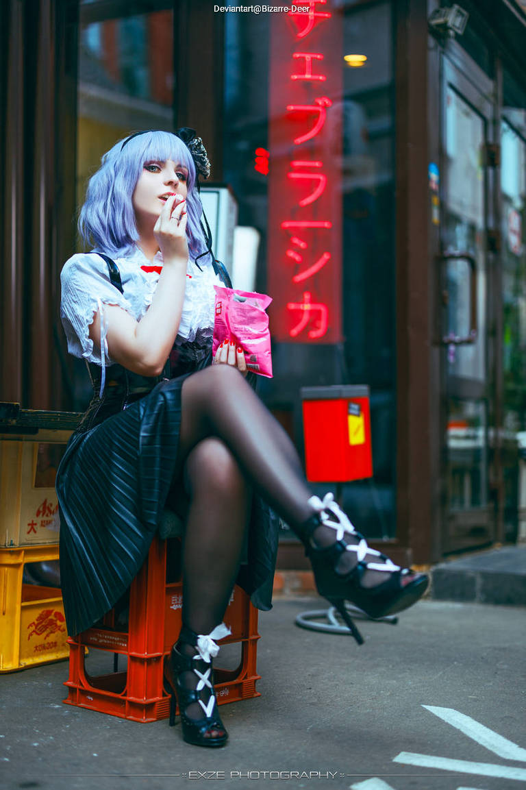 Dagashi Kashi - Hotaru Shidare (The Humanoid Typhoon) Cosplay full body portrait