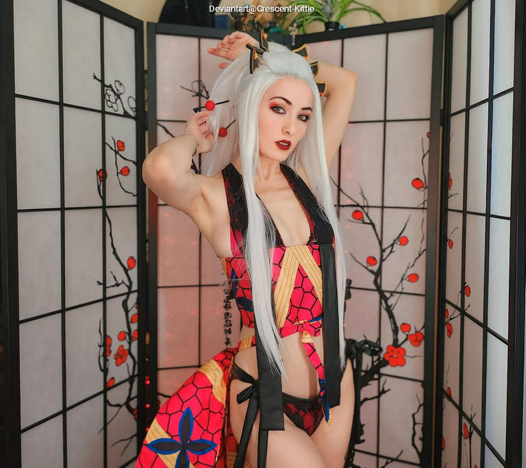 Demon Slayer - Daki (Ume) Cosplay full length photo
