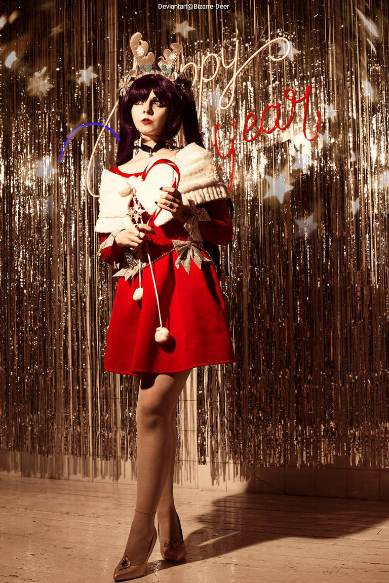 Genshin Impact - Mona (Astral Reflection) (Christmas) Cosplay costume showcase portrait