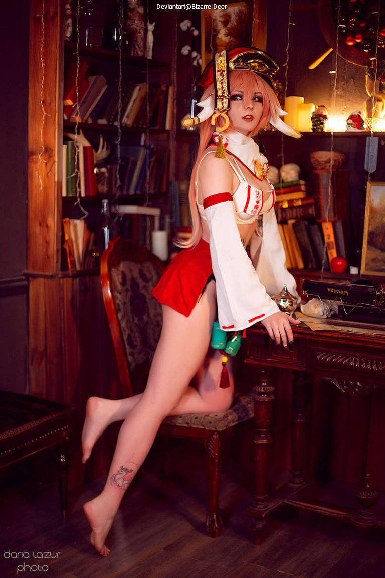 Genshin Impact - Yanfei (Wise Innocence) (Golden Rule) Cosplay full length photo