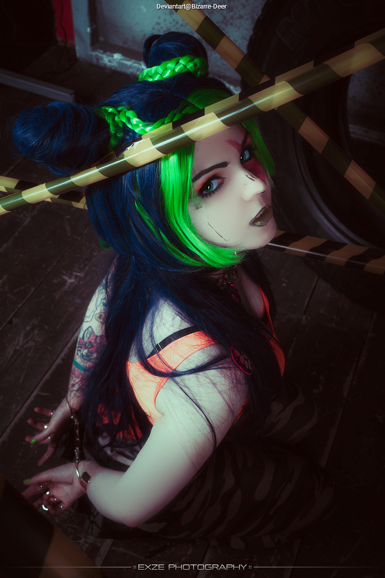 JoJos Bizarre Adventure - Jolyne Cujoh (JoJo) Cosplay full body portrait photography