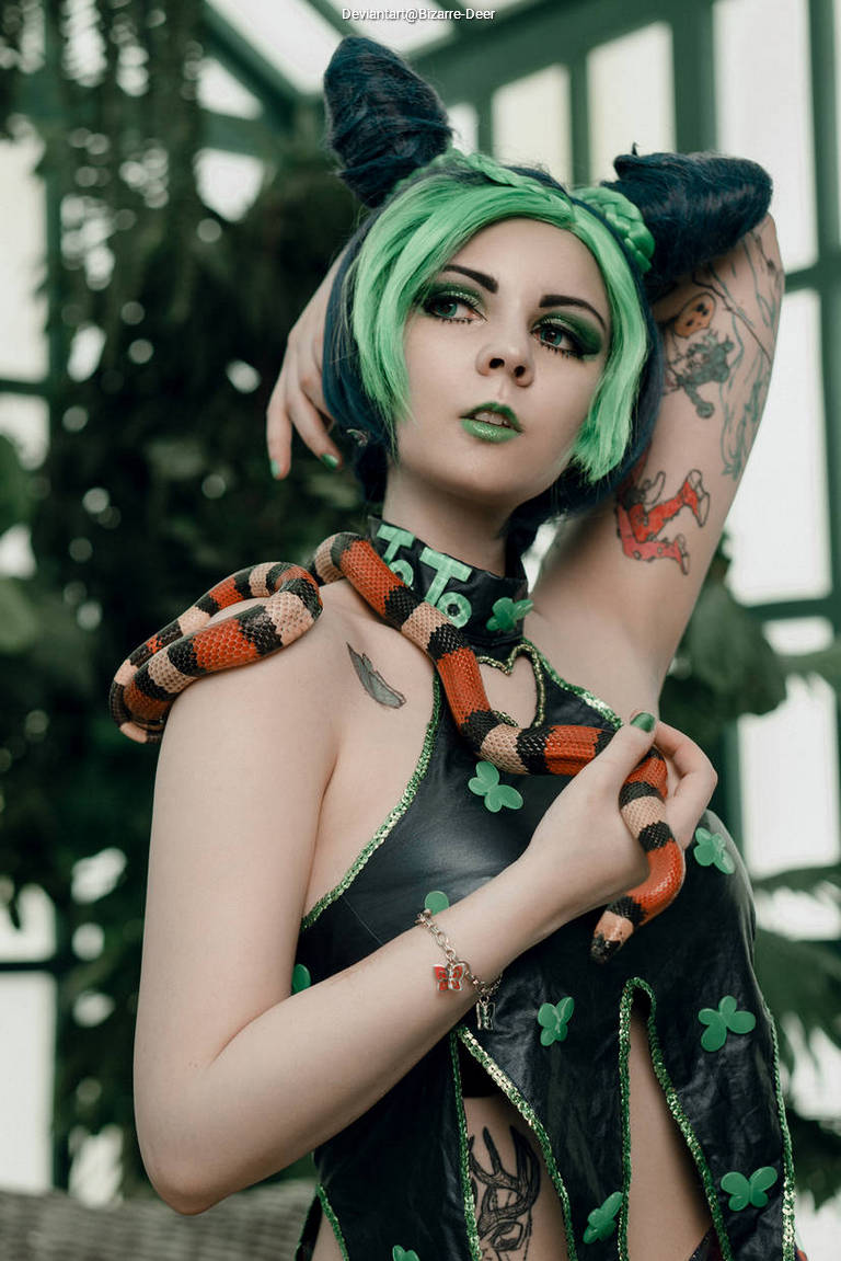 JoJos Bizarre Adventure - Jolyne Cujoh (JoJo) Cosplay full length character portrait