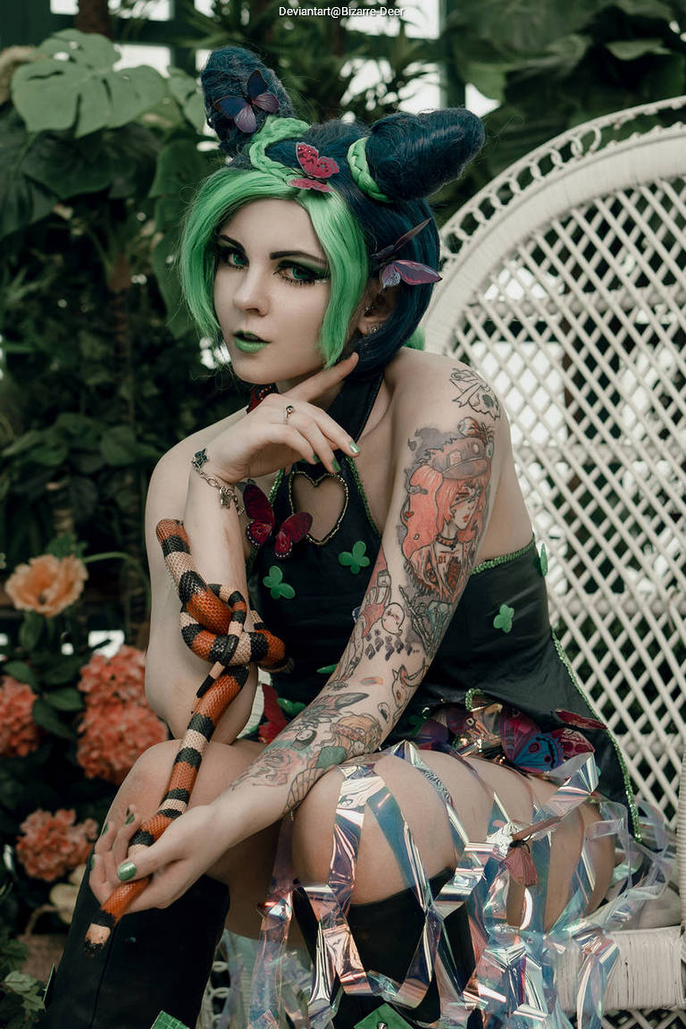 JoJos Bizarre Adventure - Jolyne Cujoh (JoJo) Cosplay full body portrait