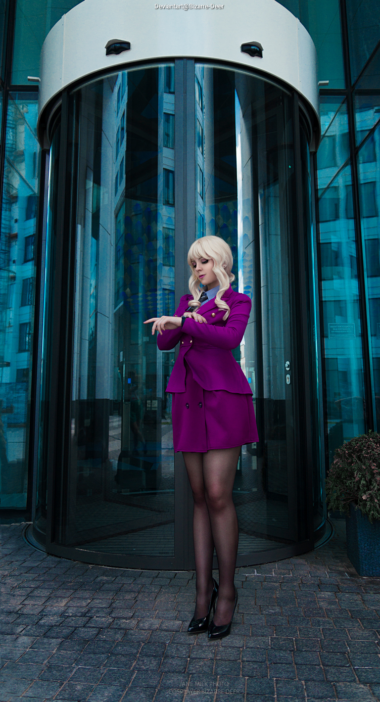 JoJos Bizarre Adventure - Yoshikage Kira (Female) Cosplay - full length port.