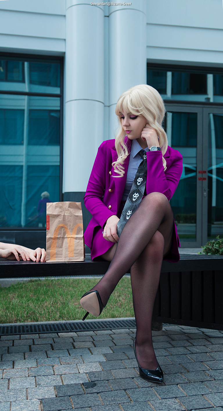 JoJos Bizarre Adventure - Yoshikage Kira (Female) Cosplay - portrait photo