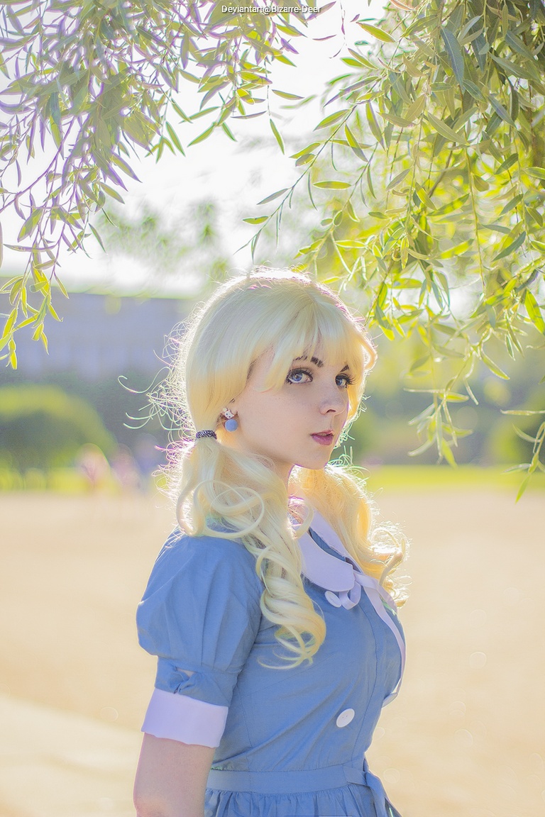 K-ON! - Tsumugi Kotobuki (Mugi) Cosplay full length character portrait