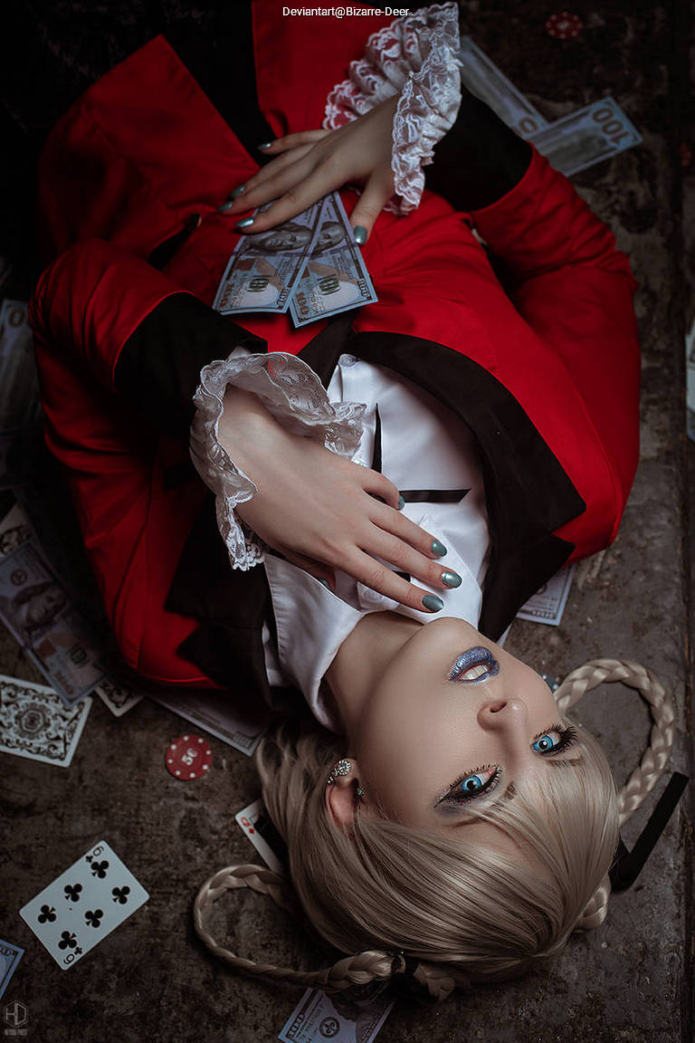 Kakegurui - Compulsive Gambler - Kirari Momobami Cosplay character costume portrait