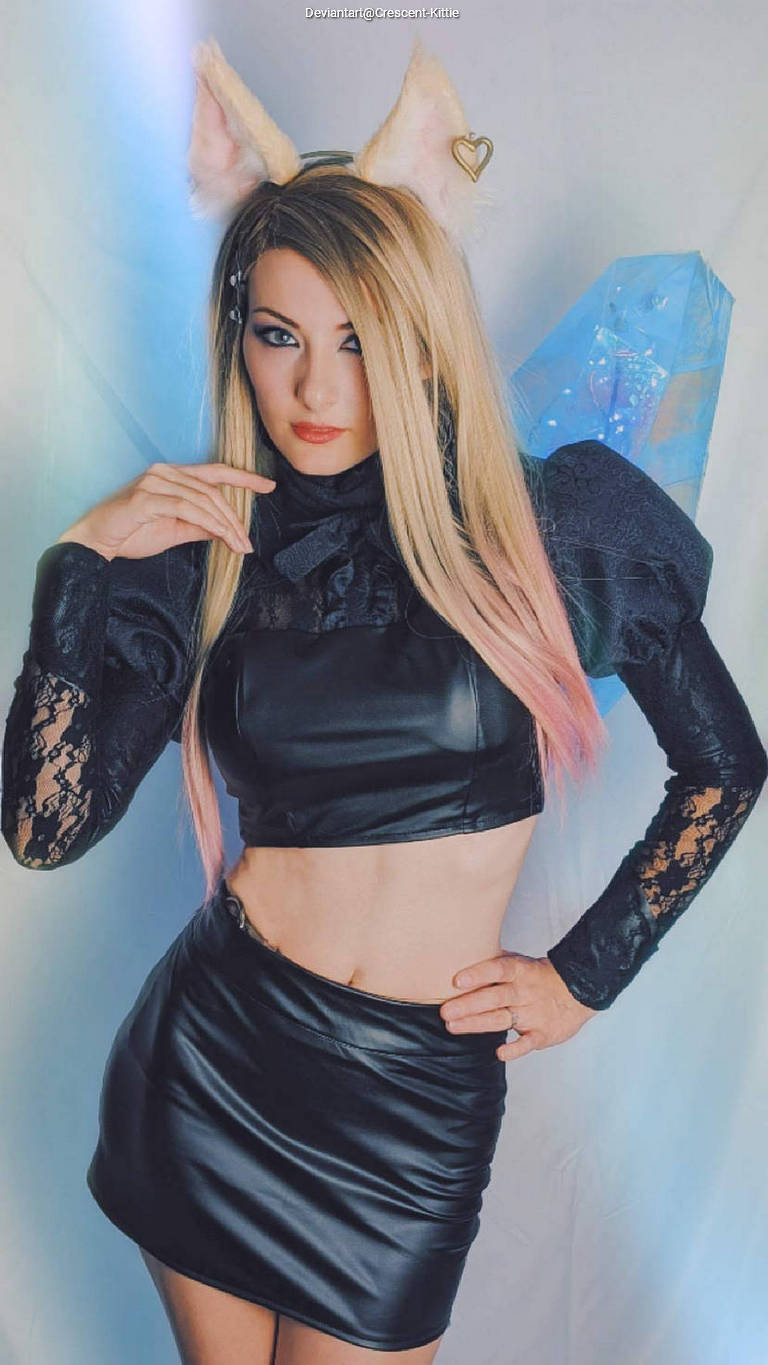 League of Legends - Ahri (The Nine-Tailed Fox) (Concept) Cosplay full length photo