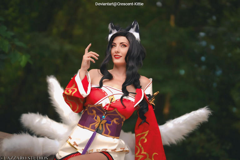 League of Legends - Ahri (The Nine-Tailed Fox) Cosplay anime character costume photo