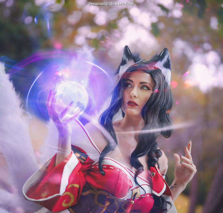 League of Legends - Ahri (The Nine-Tailed Fox) Cosplay costume showcase portrait