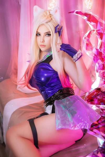 League of Legends - Ahri (The Nine-Tailed Fox) (KDA All Out) Cosplay
