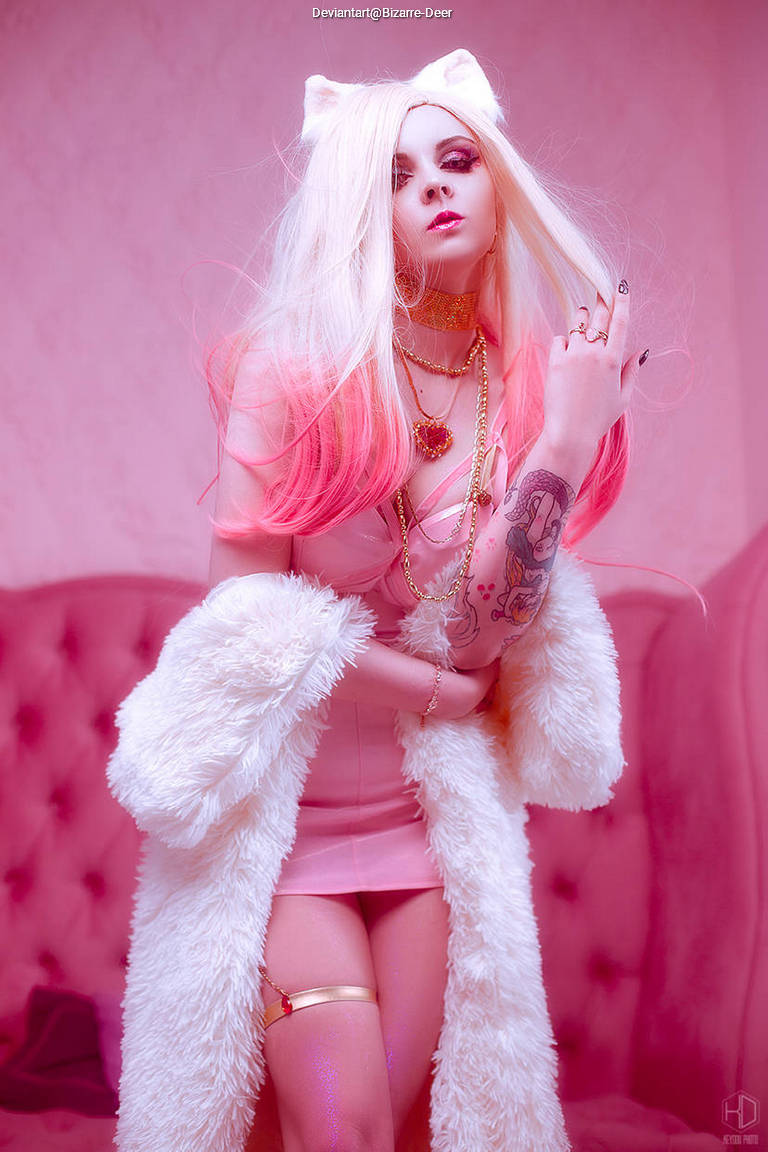 League of Legends - Ahri (The Nine-Tailed Fox) (Popstar) Cosplay character recreation portrait
