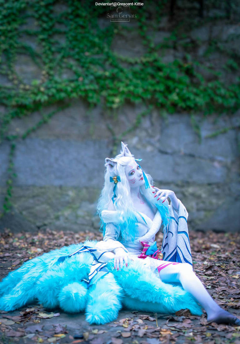 League of Legends - Ahri (The Nine-Tailed Fox) (Spirit Blossom) Cosplay - light aesthetic