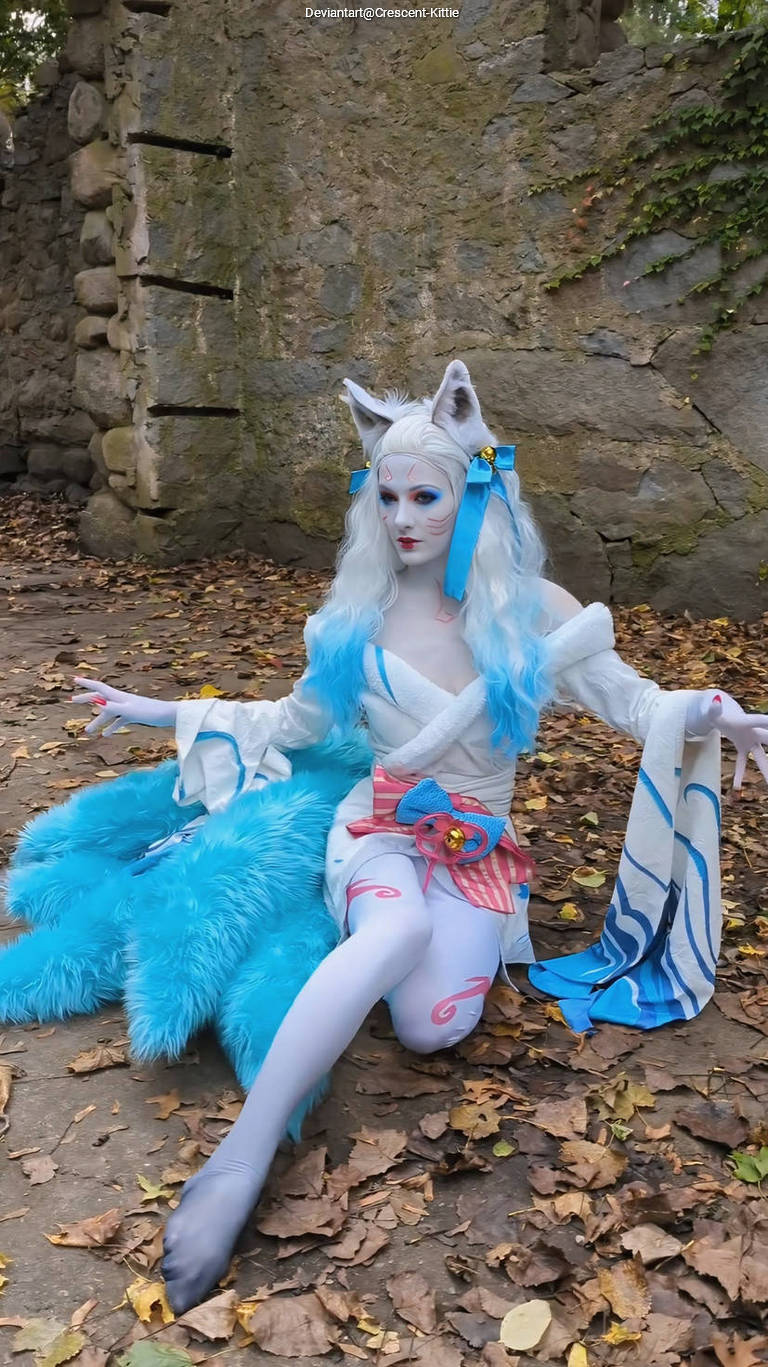 League of Legends - Ahri (The Nine-Tailed Fox) (Spirit Blossom) Cosplay - delicate portrait