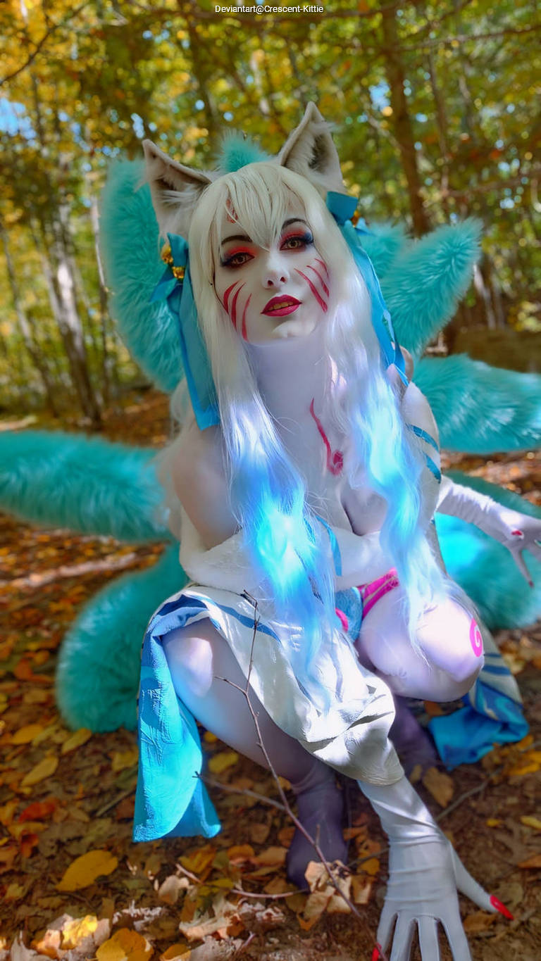 League of Legends - Ahri (The Nine-Tailed Fox) (Spirit Blossom) Cosplay - authentic view