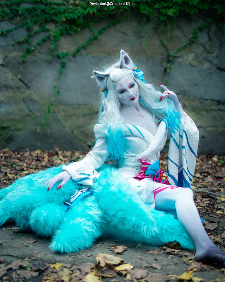 League of Legends - Ahri (The Nine-Tailed Fox) (Spirit Blossom) Cosplay - inspired capture
