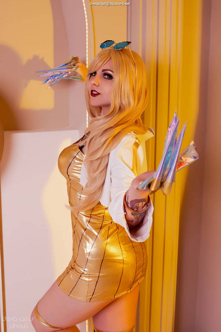 League of Legends - Evelynn (Agonys Embrace) (KDA) Cosplay full length photo