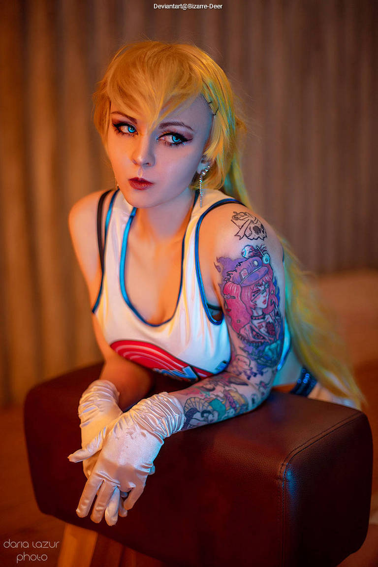Looney Tunes - Lola Bunny Cosplay character recreation portrait