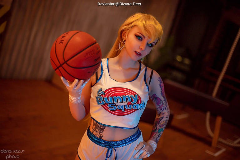 Looney Tunes - Lola Bunny Cosplay full body character photo